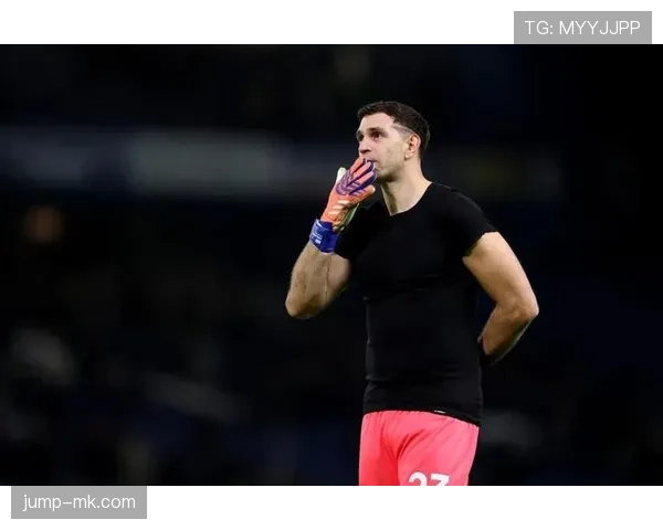 埃米利亚诺·马丁内斯神勇扑救助力阿根廷夺冠，成为球队坚实后盾