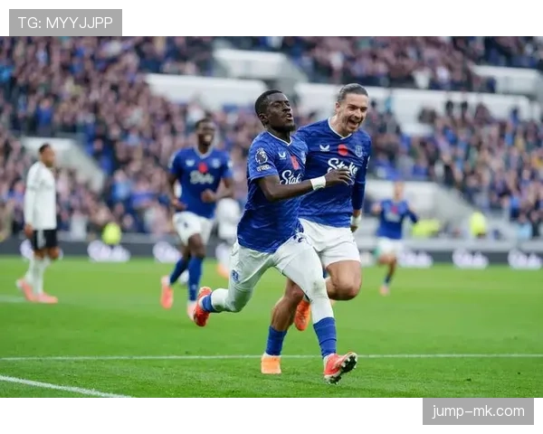 埃弗顿关键胜利提振士气，英超赛场展现稳健表现