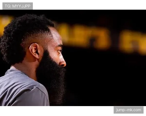 哈登又换发型了，这都花了多少钱？我就想知道背后发型师工资有多高！