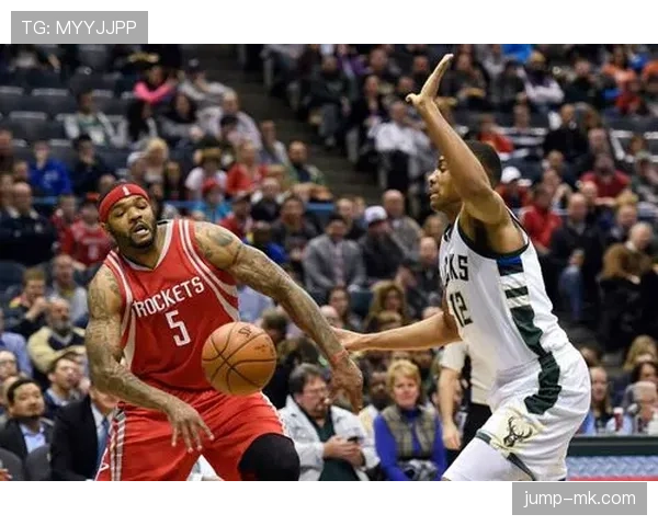 约什·史密斯利用挡拆频繁制造错位显著提升季后赛得分效率