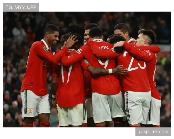 曼联争冠困境加剧：战术转型迟缓，阵容短板与体系失衡影响扩大